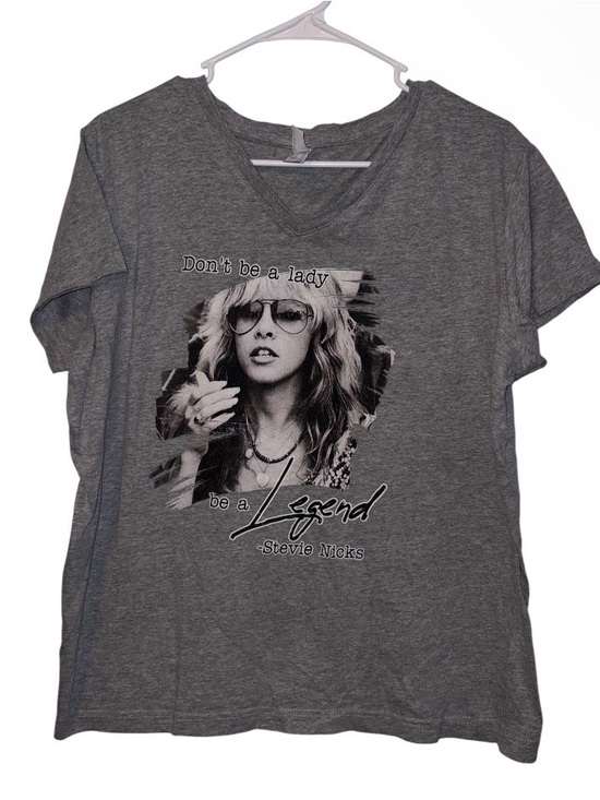 Gildan Tops - Stevie Nicks "Don't be a lady, be a legend" T-Shirt Size XL Fleetwood Mac